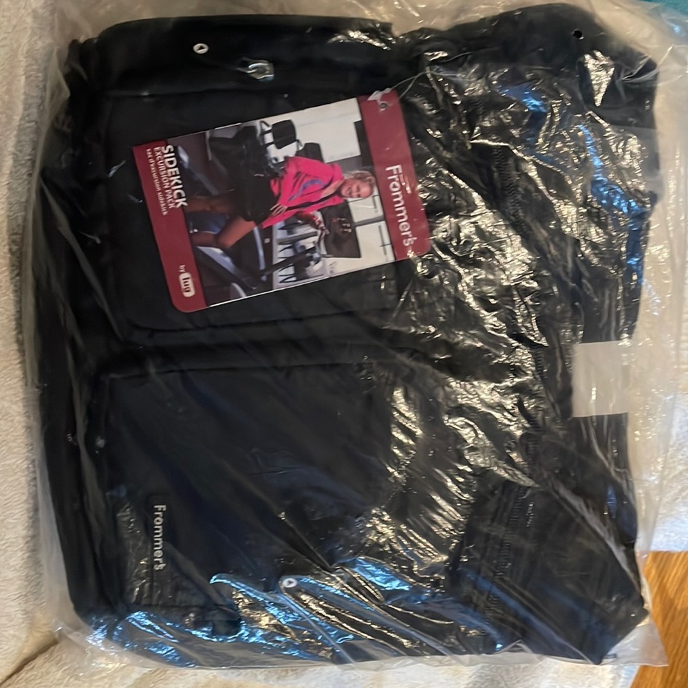 Lug Frommers Black Sidekick crossbody new with tags still in plastic